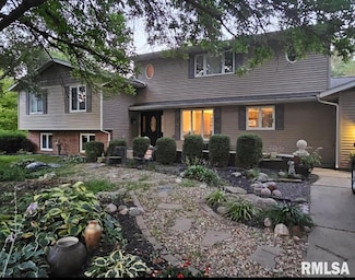9 Oakwood Dr, Springfield, IL 62711