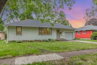 1610 Knight Ave N, Glencoe, MN 55336