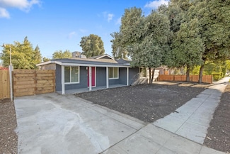 4768 E Hammond Ave, Fresno, CA 93703