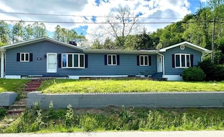 5935 State Highway 2030, Banner, KY 41603