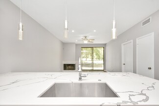 8221 Sands Point Dr Unit 149, Houston, TX 77036