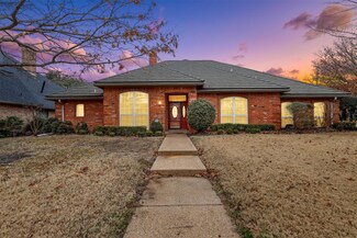 2701 Connecticut Ln, Arlington, TX 76001