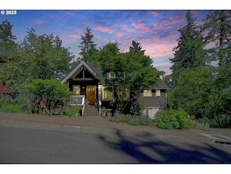 151 Spencers Crest Dr, Eugene, OR 97405
