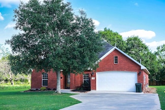 5468 Hogaboom Rd, Groves, TX 77619