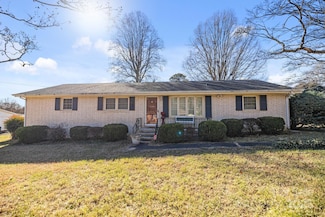 1100 Avondale Rd, Lowell, NC 28098