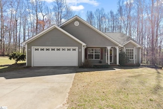 33 Sacha Ln, Travelers Rest, SC 29690