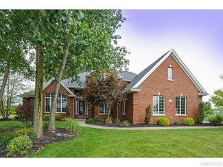 5720 Glen Iris Dr, Clarence Center, NY 14032