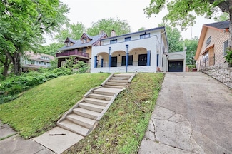 918 W 32nd Terrace, Kansas City, MO 64111