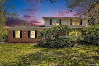 2625 Plum Brook Dr, Bloomfield Hills, MI 48304