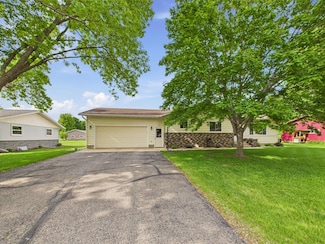 666 Elm St, Paynesville, MN 56362