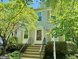 13909 Woods Run Ct, Centreville, VA 20121