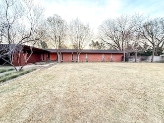1408 Borger St, Plainview, TX 79072