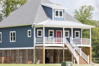 832 W Burton Farm Dr, Arapahoe, NC 28510