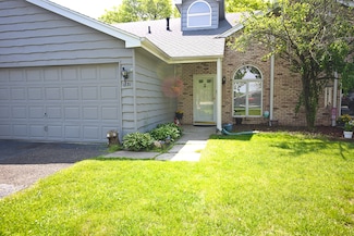1831 Springvale Dr, Crown Point, IN 46307