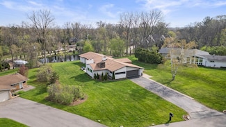 2330 N Pine Center Dr, West Bloomfield Township, MI 48323