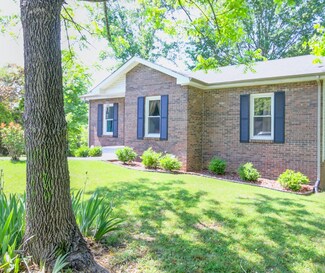 2878 Gusty Ln, Clarksville, TN 37043