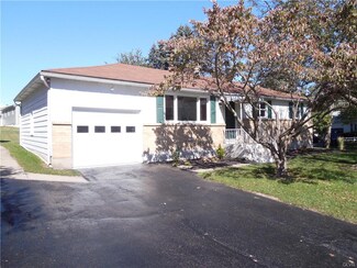 515 W Saint Elmo St, Nazareth, PA 18064