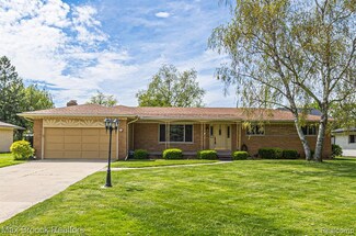 37639 Irene Dr, Sterling Heights, MI 48312