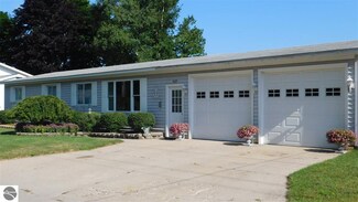 409 Lake St, Elk Rapids, MI 49629