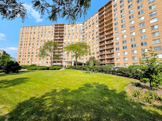 6833 N Kedzie Ave Unit 816, Chicago, IL 60645