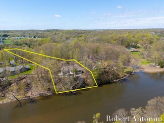 7205 60th St SE, Grand Rapids, MI 49512