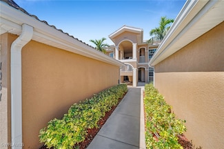 1057 Winding Pines Cir Unit 203, Cape Coral, FL 33909