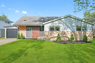 49 Stacy Ct, Glenview, IL 60025