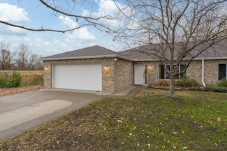 223 Lakeview Dr, Eagle Lake, MN 56024