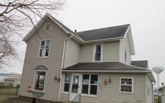 215 Michigan St, Topeka, IN 46571