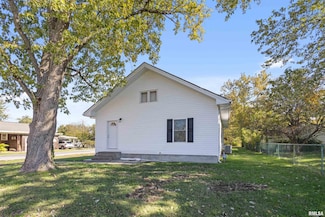 1220 N 14th St, Herrin, IL 62948