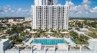 1776 Polk St Unit 817, Hollywood, FL 33020