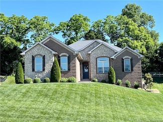 2002 Leanders Rd, Floyds Knobs, IN 47119