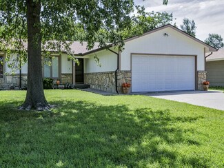 3904 N Garland St, Wichita, KS 67204