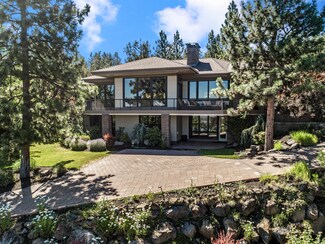 3321 NW Panorama Dr, Bend, OR 97701