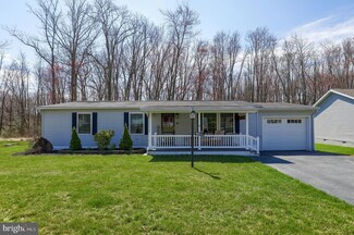 9 Maple Ave, Manheim, PA 17545