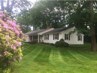 2 Glendale Rd, North Hampton, NH 03862