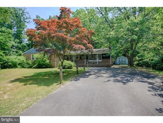 214 Mcclellan Ave, Waterford Works, NJ 08089