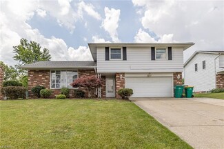 4272 Rollingview Dr, Seven Hills, OH 44131