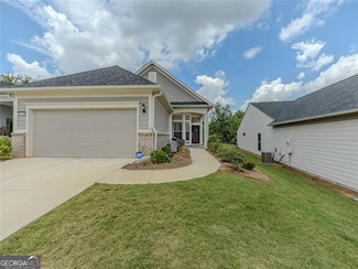 5610 Villa Crest Dr, Hoschton, GA 30548