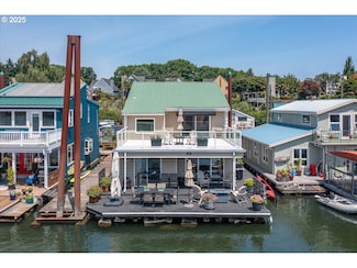 460 N Tomahawk Island Dr, Portland, OR 97217