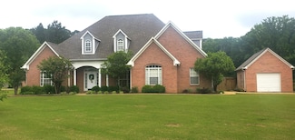 156 Caitlyn Dr, Saltillo, MS 38866