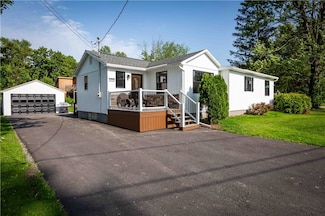 3603 Shoreline Dr, Livonia, NY 14487