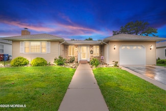 51 Trent Dr, Toms River, NJ 08757