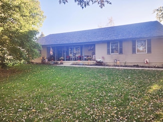 572 S Main St, de Graff, OH 43318