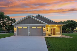 1287 Jefferson Ct, Shakopee, MN 55379