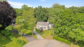 16 Lyncrest Rd, Cortlandt Manor, NY 10567