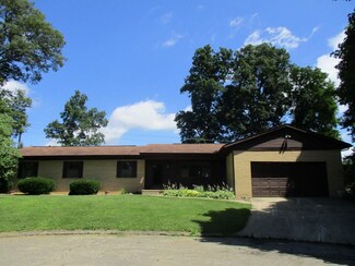 313 N Manor Dr, Williamsport, IN 47993
