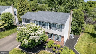 255 Twining Rd, Lansdale, PA 19446