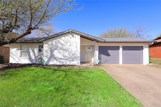 6955 Crabtree Ln, North Richland Hills, TX 76182