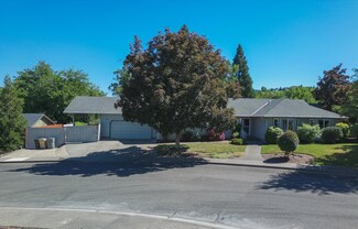 931 NW Donna Dr, Grants Pass, OR 97526